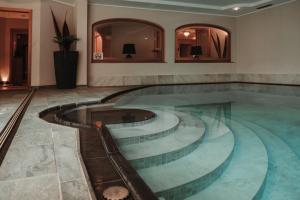 The swimming pool at or close to Residence Hotel Alpinum