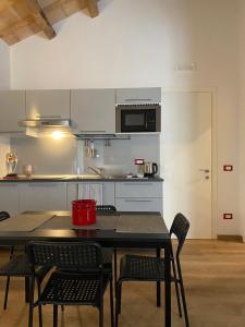 Kuchyň nebo kuchyňský kout v ubytování Holiday Home Giaron