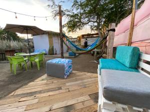 Patio nebo venkovní prostory v ubytování Aloha Surf Hostel