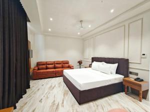 Gallery image of The S Crown Somnath in Somnath