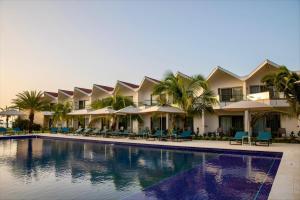 Royalton CHIC Antigua All-Inclusive Resort - Adults Only tesisinde veya buraya yakın yüzme havuzu