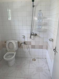 A bathroom at Thiossane