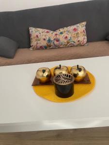 Apartmani Žuti的休息区