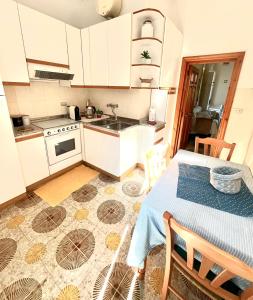 Η κουζίνα ή μικρή κουζίνα στο Casa Rina