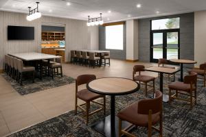 TV a/nebo společenská místnost v ubytování Hyatt Place Denver Cherry Creek