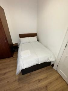 Postel nebo postele na pokoji v ubytování Cosy Double Room