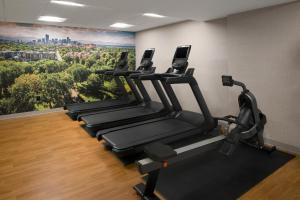 Fitness centrum a/nebo fitness zařízení v ubytování Hyatt Place Denver Cherry Creek