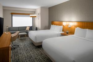 Postel nebo postele na pokoji v ubytování Hyatt Place Denver Cherry Creek