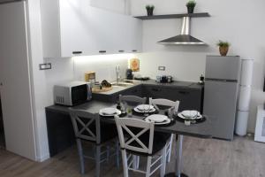 Cucina o angolo cottura di The way to trieste bikes storage