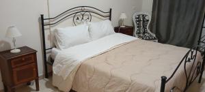 Letto o letti in una camera di Maya Palace Real Rooms Palermo centre close to Cathedral