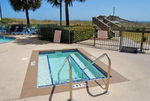 The Blue Dune Oceanfront Huge Balcony w Lazy River内部或周边的泳池