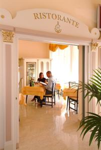 Restaurace v ubytování Hotel Ristorante Commercio