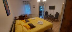 Apartman Orljava客房内的一张或多张床位