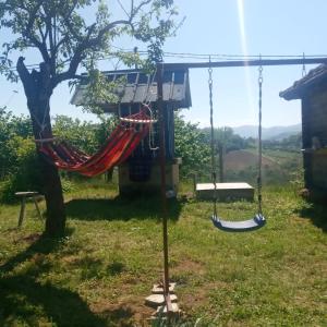 Zahrada ubytování Dragačevska kuća na bregu + 4 fotografie