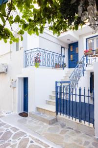Fotografie z fotogalerie ubytování Pythagorio Blue Street Apartment with Balcony v destinaci Pythagorion