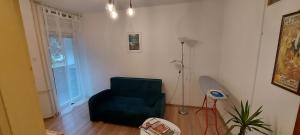 Apartman Orljava的休息区