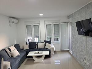 Μια τηλεόραση ή/και κέντρο ψυχαγωγίας στο Lux trosoban