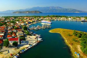 an aerial view of a harbor with boats in the water at VILA MARIALENA in Petropiyí