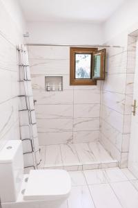 Koupelna v ubytování Olivetree private Villa + 29 fotografií