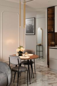 Area tempat duduk di Beautiful Designer Apartment in Riga center