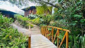 Taman di luar El Toucanet Lodge & Restaurante