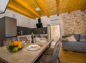 Η κουζίνα ή μικρή κουζίνα στο House Olivera