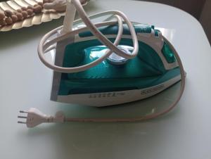 a close up of a toaster on a table at Apartamento em Uruguaiana in Uruguaiana
