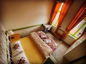 Säng eller sängar i ett rum på Greek House with Terrace - Bachman Hause
