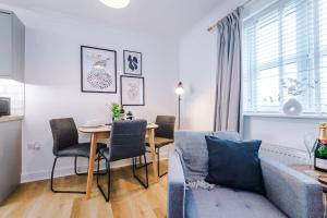 Χώρος καθιστικού στο NEW! Stylish 1-Bed Flat in Crewe by 53 Degrees Property - Ideal for Business & Professionals - Sleeps 3! +17 φωτογραφίες