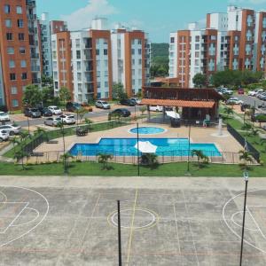 Vista de la piscina de Habitación al sur de Cali o alrededores