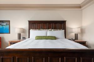 Uma cama ou camas num quarto em Hotel Bellwether on Bellingham Bay