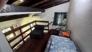 Piccola camera con letto e scala di Casa 84 Condomínio fechado de frente para praia - Boiçucanga SP a São Sebastião Altre 33 foto