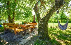 Zahrada ubytování Lovely Home In Sisinec