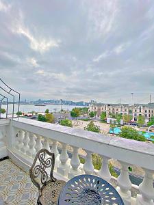 Μπαλκόνι ή βεράντα στο Blue Diamond Hotel +24 φωτογραφίες