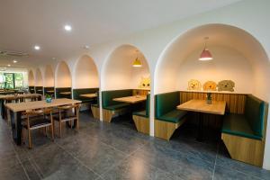 Зона вітальні в FIRST Studio Hotel Da Nang