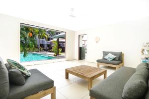 Bazén v ubytování Royal Pavilions 8 nebo v jeho okolí