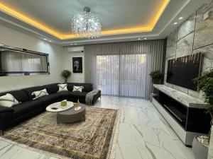 Galeriebild der Unterkunft Kola in Rujm ash Sharāʼirah + 44 Fotos