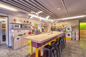 Kuchyň nebo kuchyňský kout v ubytování Backpackers Hostel - Taipei Changchun