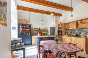 Eldhús eða eldhúskrókur á Casa Felini - Homestay