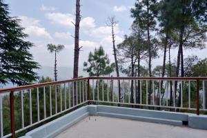 Afbeelding uit fotogalerij van HIM VIEW RETREAT in Rānīkhet