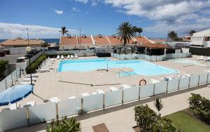 Бассейн в Smartr Maspalomas Corinto или поблизости