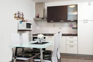 Kuchyňa alebo kuchynka v ubytovaní Apartment STANIĆ - "Home away from home"