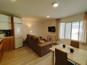 Kuchyň nebo kuchyňský kout v ubytování Nerja Sun Apartment Bronce A Centro