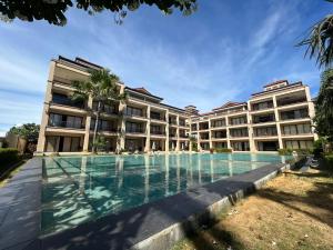 Bazén v ubytování Coralpoint Gardens Suites & Residences nebo v jeho okolí