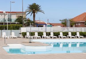 Бассейн в Smartr Maspalomas Corinto или поблизости