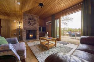 Posezení v ubytování Gadwall Lodge with Hot-tub