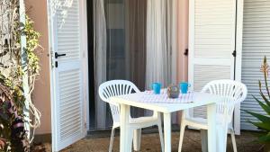 Billede fra billedgalleriet på Palme 1C - Marcelli, monolocale con giardino, Residence Le Palme i Marcelli + 8 billeder