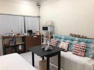 Una cocina o cocineta en 龍潭十六石遛民宿 桃園市民宿127號 28 fotos más