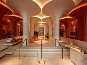 SO/ Paris Hotel的休息区