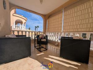 Kép Traditional 3 bedroom Villa with Pool CQ22 szállásáról Ciudad Quesadában a galériában